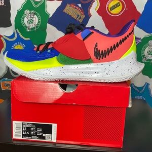 Nike Kyrie 3 Low NY vs. NY Men’s 12 Women’s 13.5